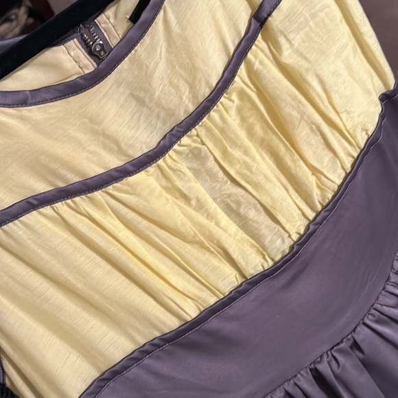 👗Ryu Silk Yellow and Gray Sleeveless Midi Dress - Picture 14 of 16